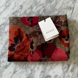 NWT Authentic Gucci Big Panshie GG Wool Scarf